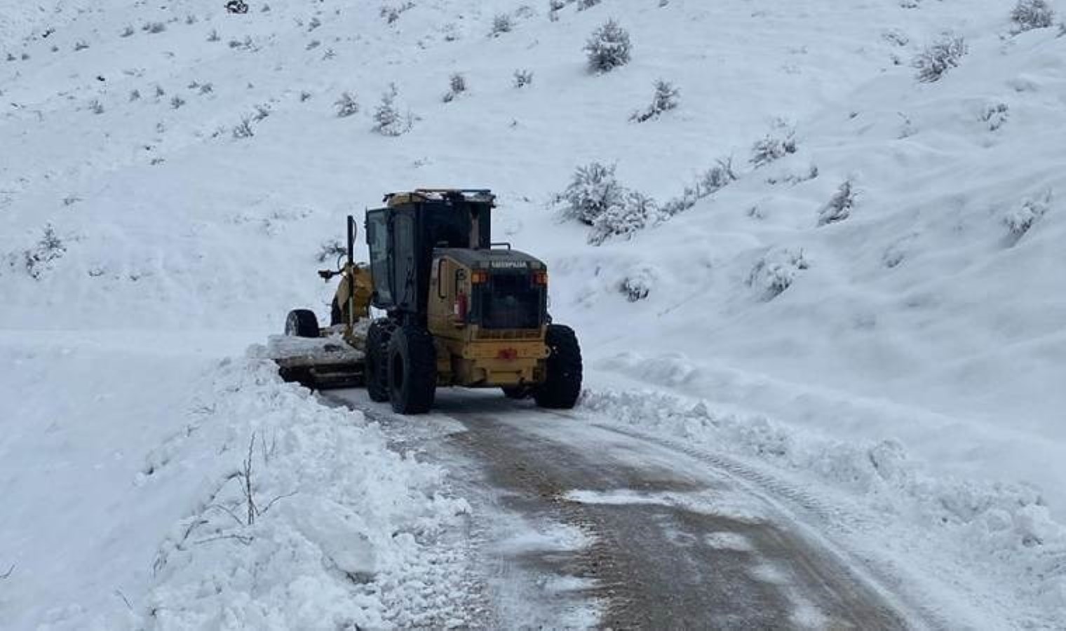 Sivas’ta kar yağışı… 35 yerleşim yerine ulaşılamıyor!